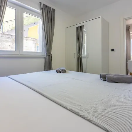 Rose Apartment